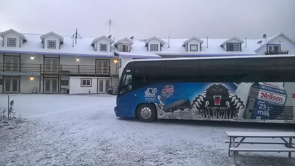 North Adventure Inn Cochrane Exteriér fotografie